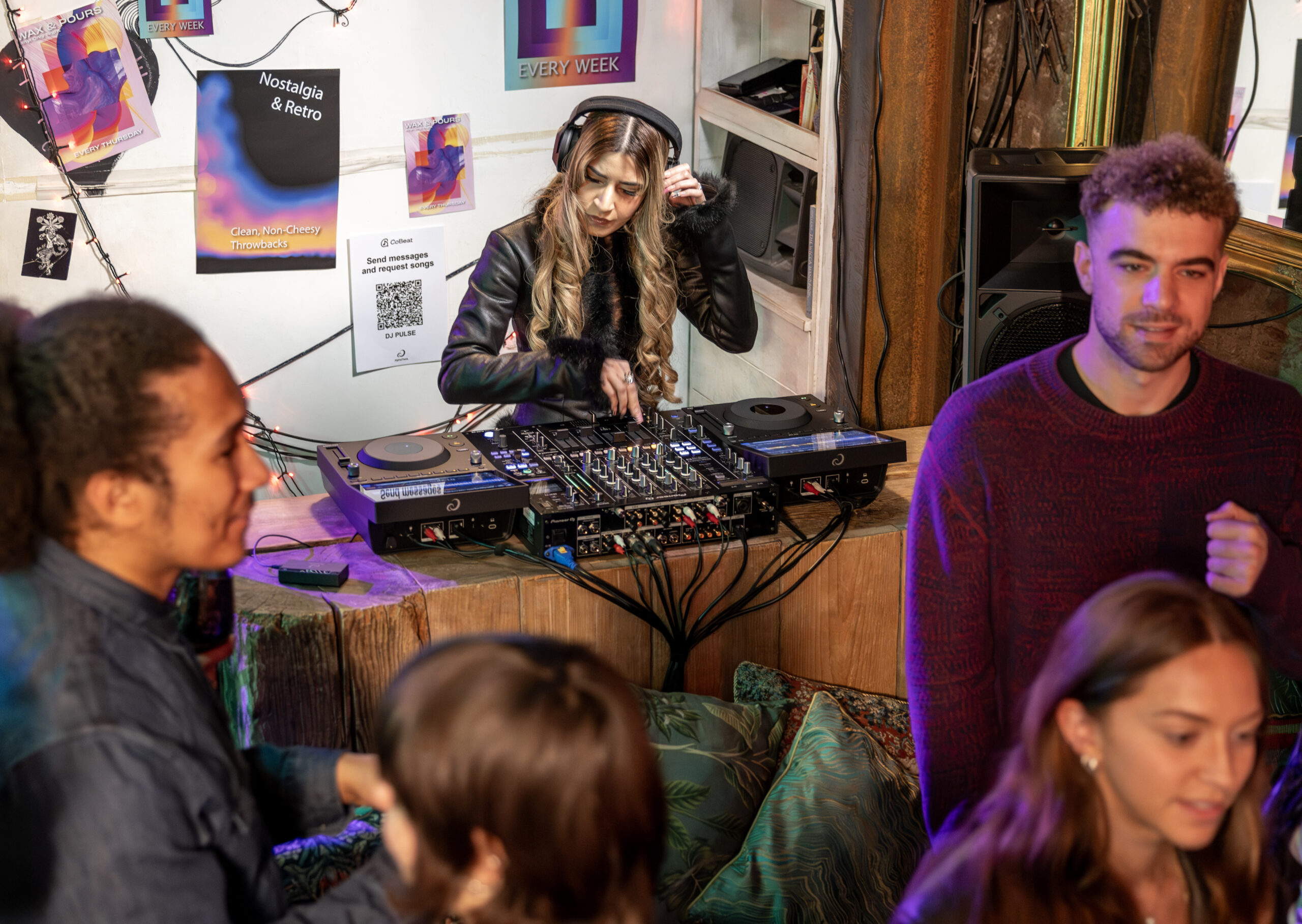CDJ-1500X_LifestyleImages_Falkor_25_HR_5430x3854