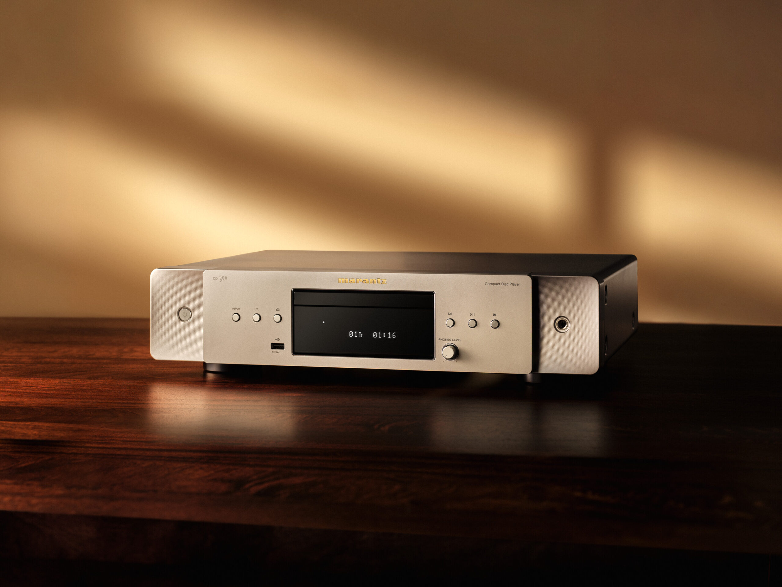 Low--Marantz - CD 70 - Silver Gold - Beauty 1