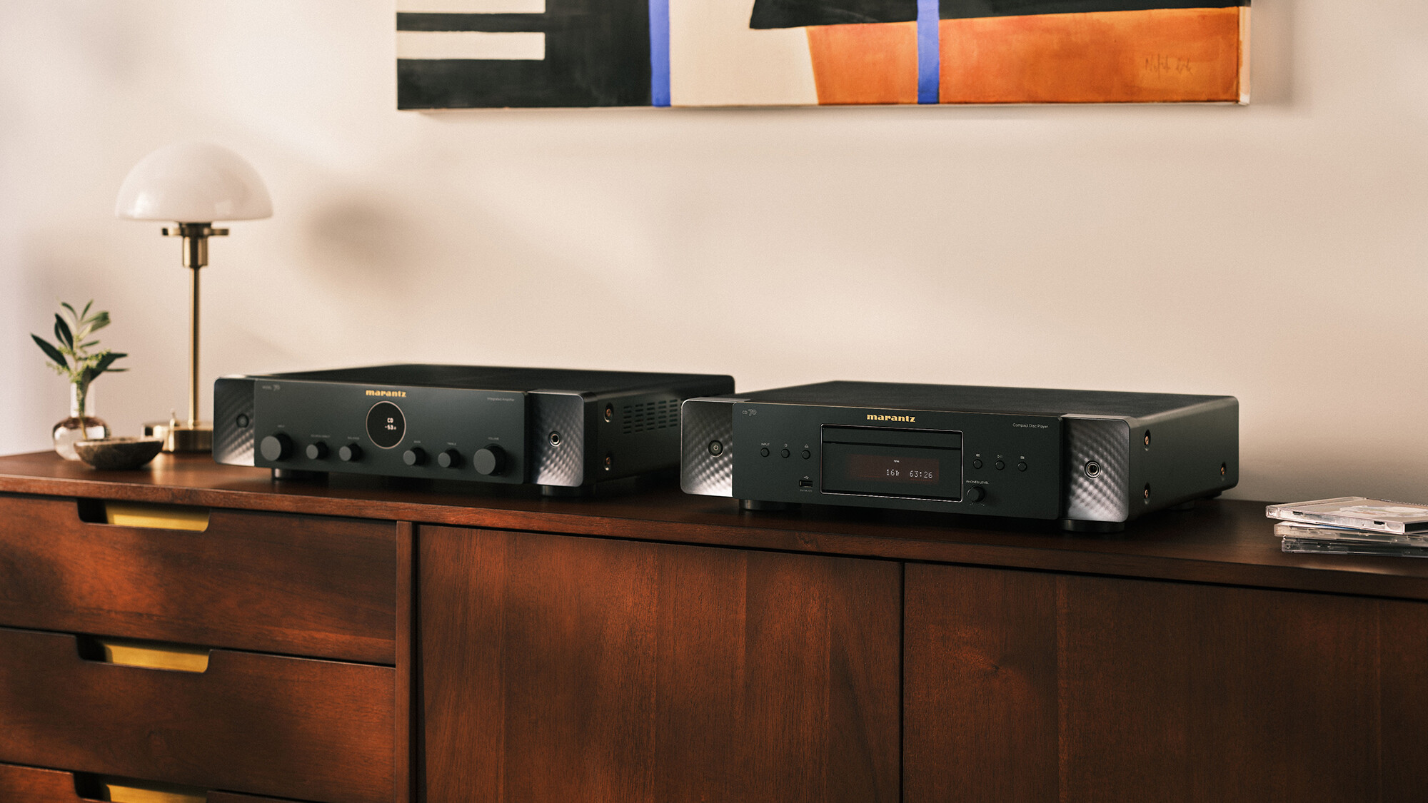 Low--Marantz - MODEL 70 CD 70 - Black - Lifestyle 02 - 16x9