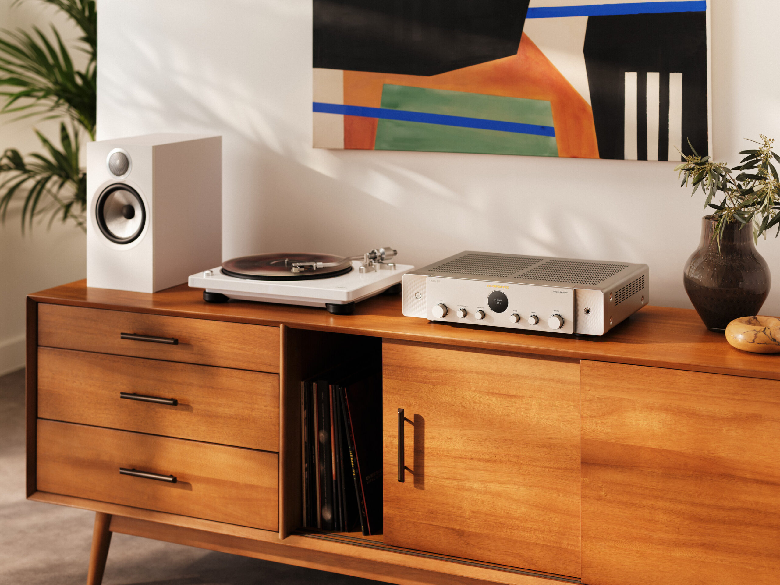 Low--Marantz - MODEL 70 - Silver Gold - Lifestyle 12