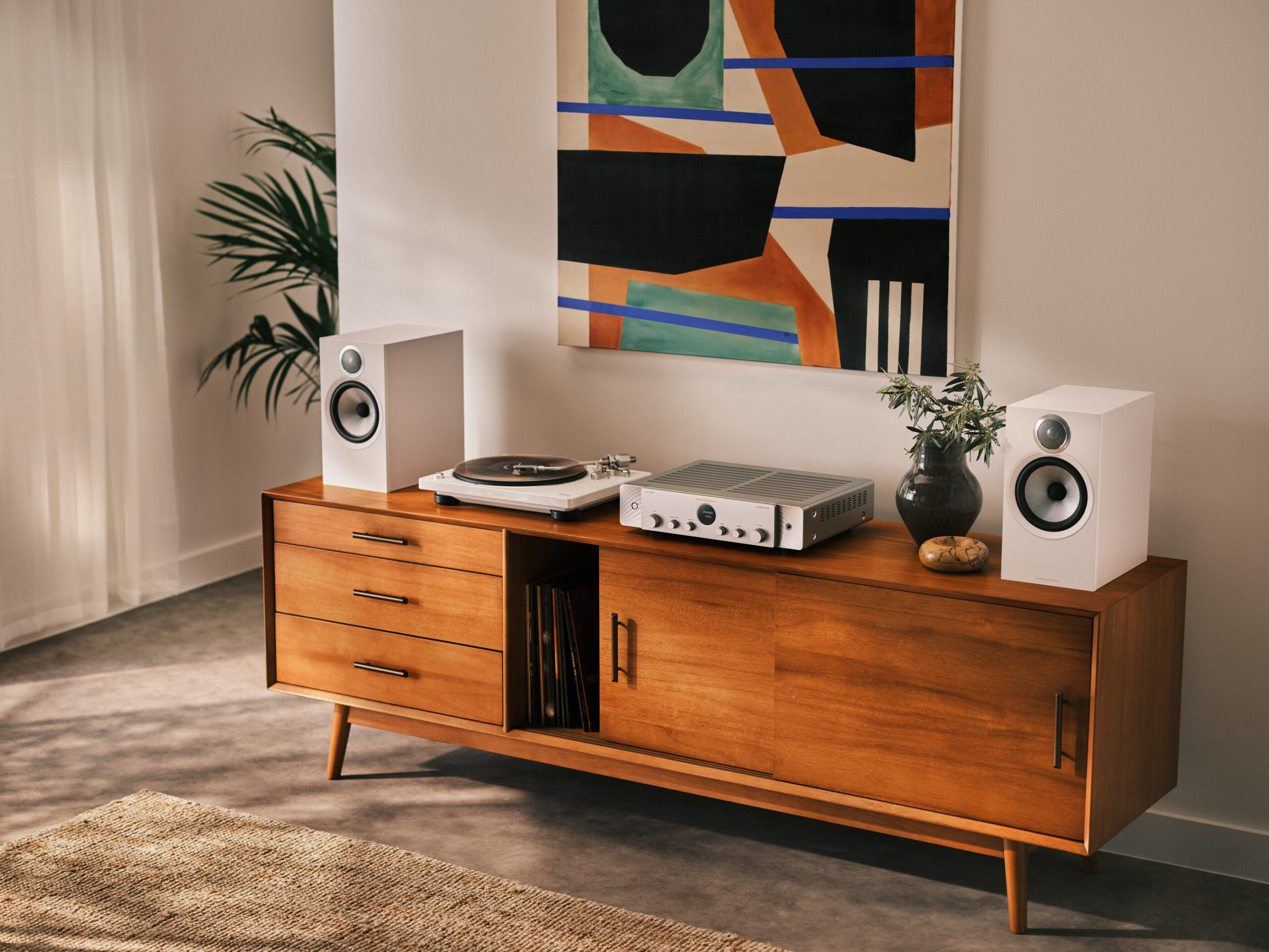 Low--Marantz - MODEL 70 - Silver Gold - Lifestyle 13