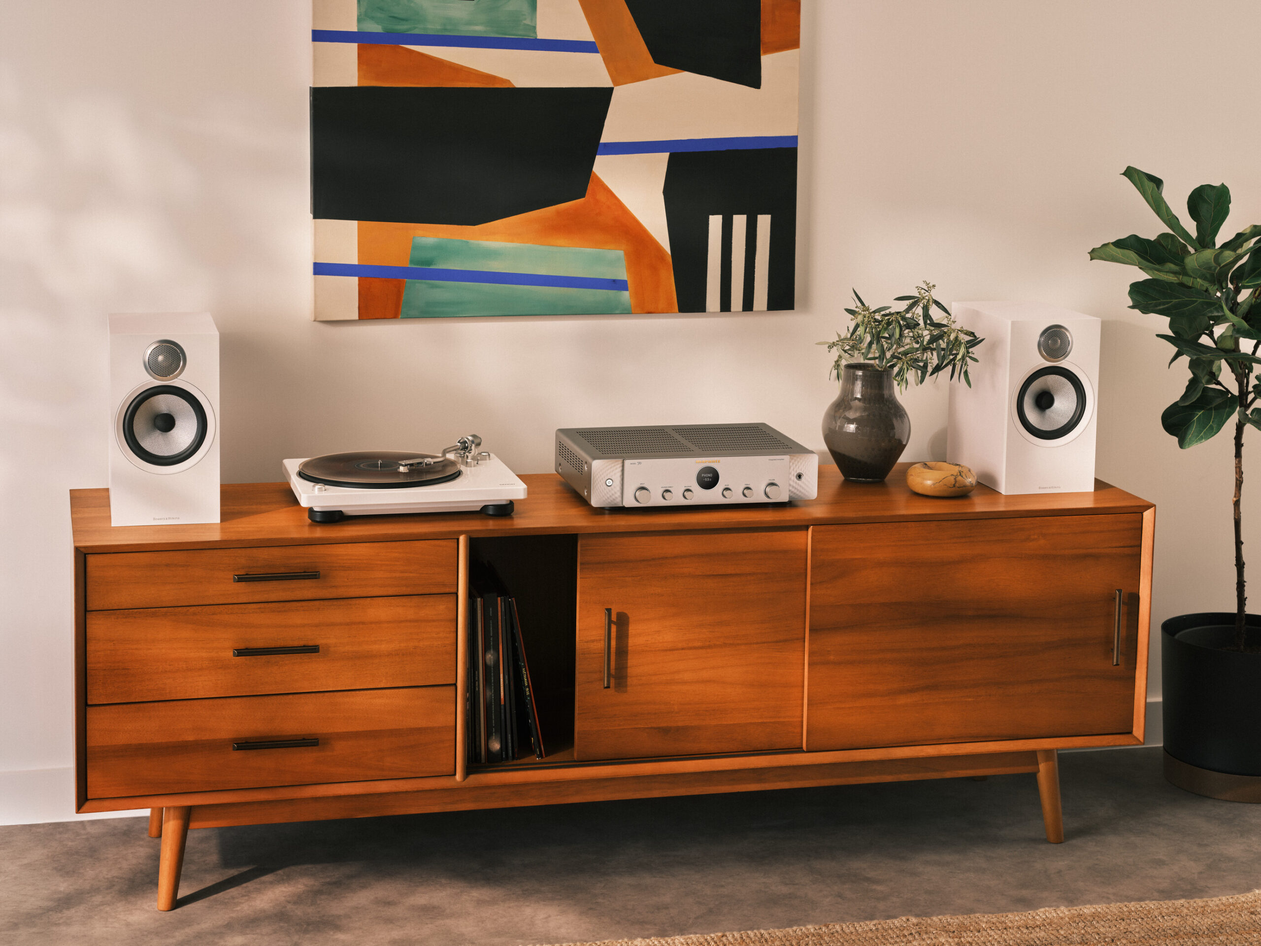 Low--Marantz - MODEL 70 - Silver Gold - Lifestyle 14